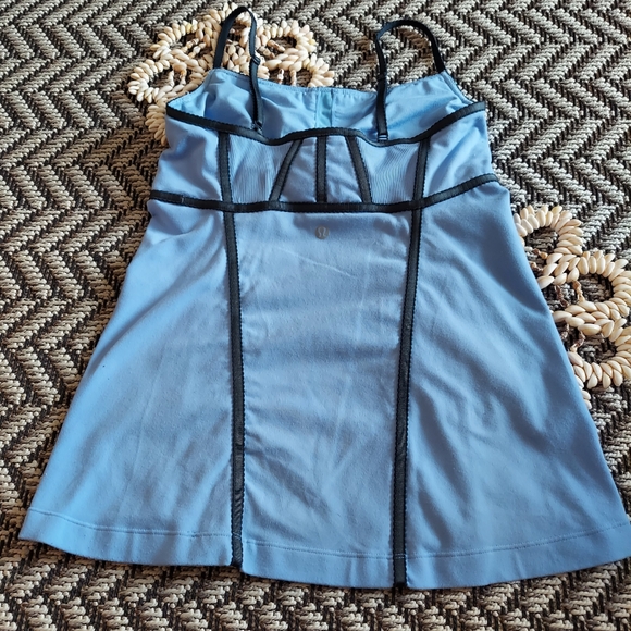 RARE Vintage** Lululemon Activewear Top w/shelf bra Size 6 Adjustable straps - Picture 7 of 7